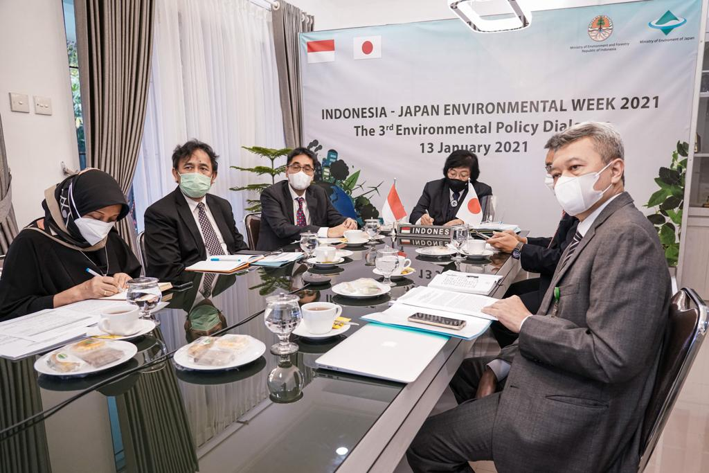 Foto panelis KLHK Environmental policy dialog